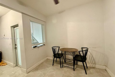Condominio en alquiler en Miami Beach, Florida, 1 dormitorio, 65.03 m2 № 2008764 - foto 11