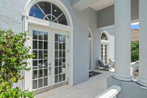 House in Lutz, Florida 4 bedrooms, 425.4 sq.m. № 1876795 - photo 10