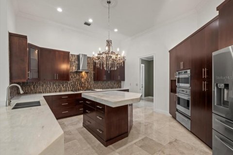 House in Lutz, Florida 4 bedrooms, 425.4 sq.m. № 1876795 - photo 23