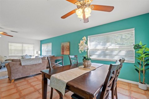 House in New Port Richey, Florida 2 bedrooms, 110 sq.m. № 1916345 - photo 12