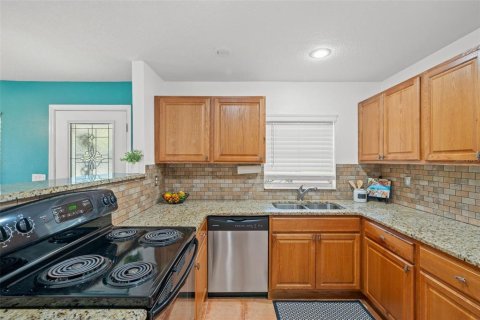House in New Port Richey, Florida 2 bedrooms, 110 sq.m. № 1916345 - photo 15