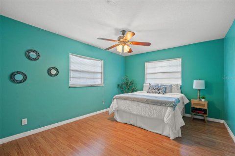 House in New Port Richey, Florida 2 bedrooms, 110 sq.m. № 1916345 - photo 23