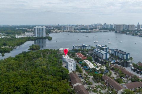 Condo in North Miami Beach, Florida, 2 bedrooms  № 2176326 - photo 28