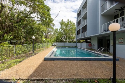 Condo in North Miami Beach, Florida, 2 bedrooms  № 2176326 - photo 20