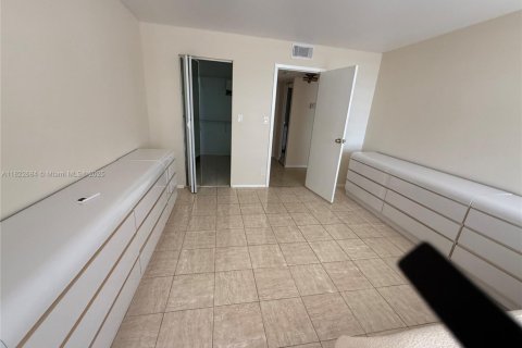 Купить кондоминиум в Халландейл-Бич, Флорида 1 спальня, 85.01м2, № 1796405 - фото 5