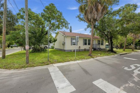 House in Bradenton, Florida 3 bedrooms, 106.28 sq.m. № 2393418 - photo 4