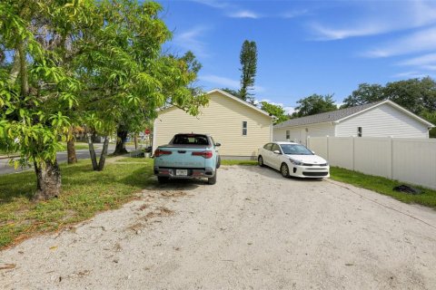 House in Bradenton, Florida 3 bedrooms, 106.28 sq.m. № 2393418 - photo 2