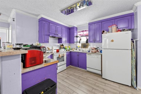 House in Bradenton, Florida 3 bedrooms, 106.28 sq.m. № 2393418 - photo 11