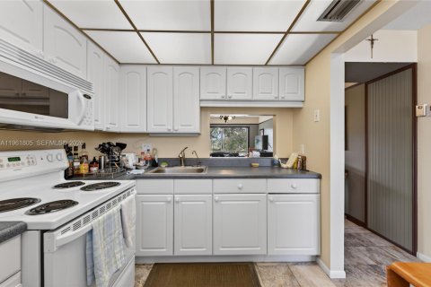 Купить кондоминиум в Лодердейл-Лейкс, Флорида 1 спальня, 71.35м2, № 2024385 - фото 9