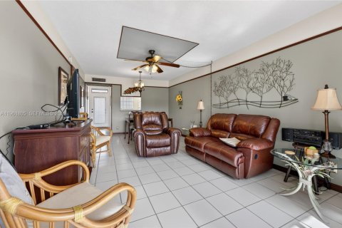 Купить кондоминиум в Лодердейл-Лейкс, Флорида 1 спальня, 71.35м2, № 2024385 - фото 15