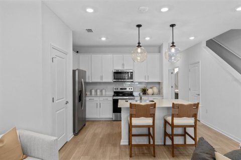 Touwnhouse à vendre à DeLand, Floride: 3 chambres, 141.95 m2 № 2400449 - photo 5