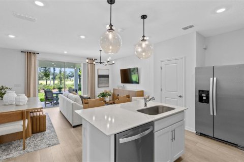Touwnhouse à vendre à DeLand, Floride: 3 chambres, 141.95 m2 № 2400449 - photo 3