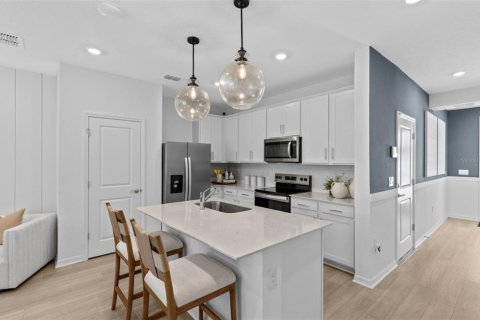 Touwnhouse à vendre à DeLand, Floride: 3 chambres, 141.95 m2 № 2400449 - photo 4