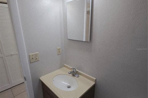 Condo in Tarpon Springs, Florida, 1 bedroom № 2348086 - photo 12