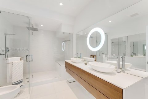 Townhouse in Miami, Florida 3 bedrooms, 325.53 sq.m. № 2055667 - photo 25