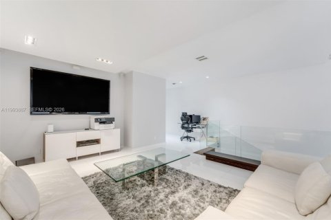 Townhouse in Miami, Florida 3 bedrooms, 325.53 sq.m. № 2055667 - photo 15