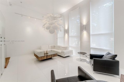 Townhouse in Miami, Florida 3 bedrooms, 325.53 sq.m. № 2055667 - photo 11