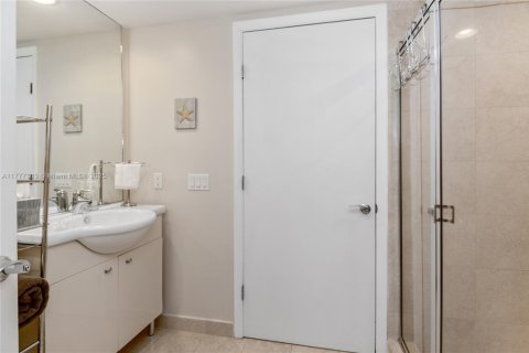 Copropriété à louer à Hallandale Beach, Floride: 2 chambres, 135.45 m2 № 1616951 - photo 15