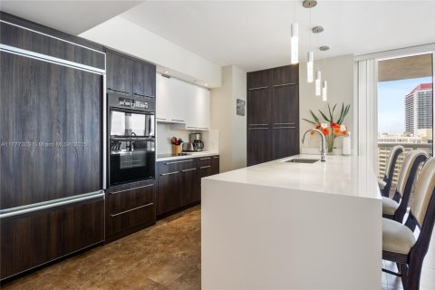 Copropriété à louer à Hallandale Beach, Floride: 2 chambres, 135.45 m2 № 1616951 - photo 7