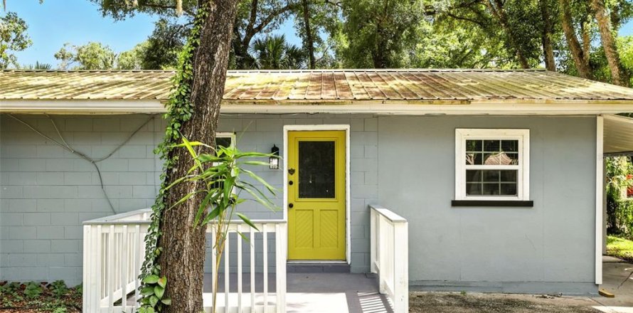 House in DeLand, Florida 3 bedrooms, 117.52 sq.m. № 2093028