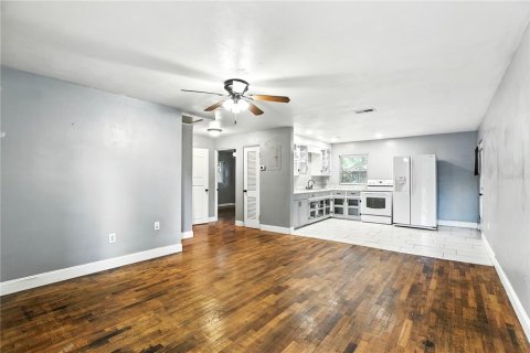 House in DeLand, Florida 3 bedrooms, 117.52 sq.m. № 2093028 - photo 5