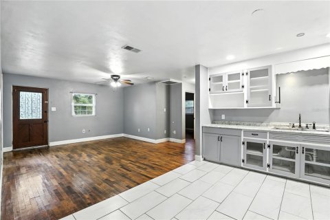 House in DeLand, Florida 3 bedrooms, 117.52 sq.m. № 2093028 - photo 10