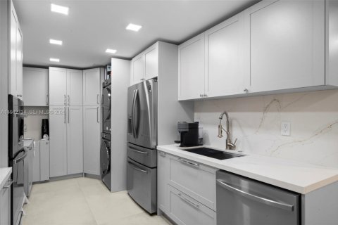 Copropriété à louer à Key Biscayne, Floride: 2 chambres, 130.9 m2 № 2000125 - photo 7