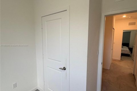 Touwnhouse à vendre à Homestead, Floride: 3 chambres, 135.92 m2 № 1979237 - photo 9