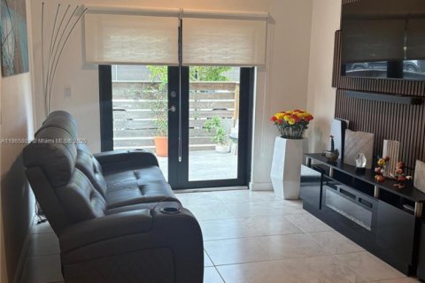 Touwnhouse à vendre à Homestead, Floride: 3 chambres, 135.92 m2 № 1979237 - photo 10