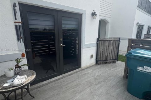 Touwnhouse à vendre à Homestead, Floride: 3 chambres, 135.92 m2 № 1979237 - photo 4