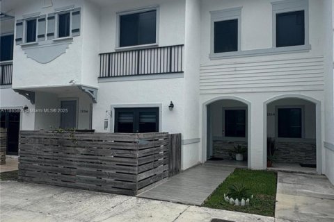 Touwnhouse à vendre à Homestead, Floride: 3 chambres, 135.92 m2 № 1979237 - photo 1