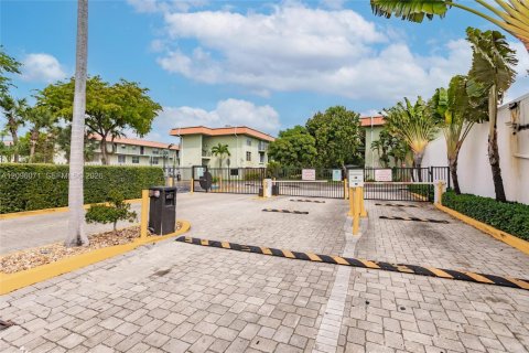 Copropriété à vendre à Oakland Park, Floride: 2 chambres, 92.9 m2 № 2386921 - photo 23