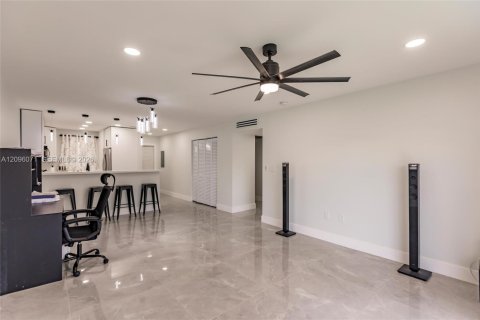 Copropriété à vendre à Oakland Park, Floride: 2 chambres, 92.9 m2 № 2386921 - photo 5