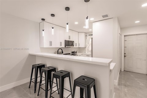 Condo à Oakland Park, Floride, 2 chambres  № 2386921