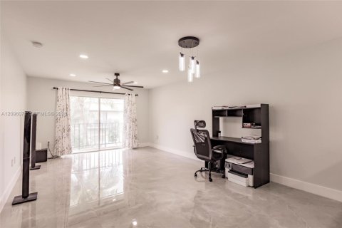 Copropriété à vendre à Oakland Park, Floride: 2 chambres, 92.9 m2 № 2386921 - photo 2