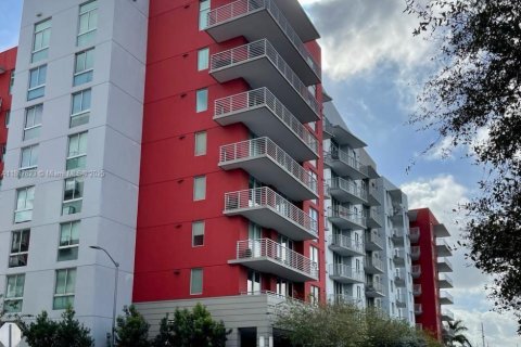 Купить кондоминиум в Дорал, Флорида 3 спальни, 144.56м2, № 1774325 - фото 1