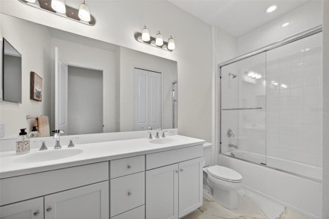House in Bradenton, Florida 4 bedrooms, 256.6 sq.m. № 1792675 - photo 28