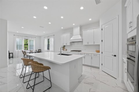 House in Bradenton, Florida 4 bedrooms, 256.6 sq.m. № 1792675 - photo 9