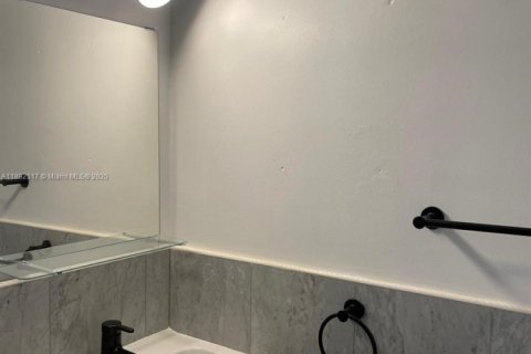 Copropriété à vendre à Miami Beach, Floride: 1 chambre, 56.67 m2 № 1946371 - photo 13