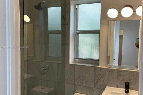 Copropriété à vendre à Miami Beach, Floride: 1 chambre, 56.67 m2 № 1946371 - photo 11