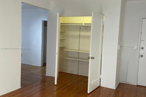 Copropriété à vendre à Miami Beach, Floride: 1 chambre, 56.67 m2 № 1946371 - photo 3