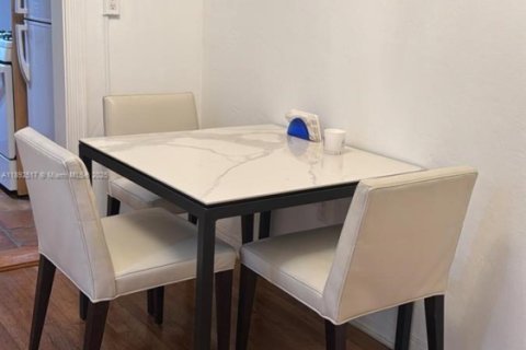 Copropriété à vendre à Miami Beach, Floride: 1 chambre, 56.67 m2 № 1946371 - photo 4