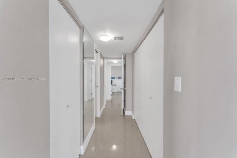 Купить кондоминиум в Авентура, Флорида 2 спальни, 107.12м2, № 1992818 - фото 24