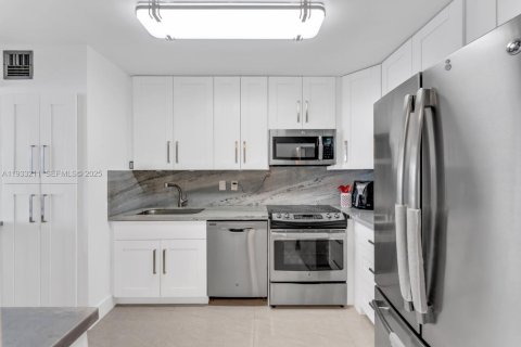 Купить кондоминиум в Авентура, Флорида 2 спальни, 107.12м2, № 1992818 - фото 5