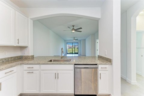 House in Bradenton, Florida 3 bedrooms, 131.64 sq.m. № 1631276 - photo 6