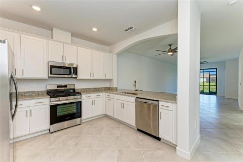 House in Bradenton, Florida 3 bedrooms, 131.64 sq.m. № 1631276 - photo 4