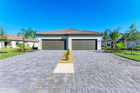House in Bradenton, Florida 3 bedrooms, 131.64 sq.m. № 1631276 - photo 2