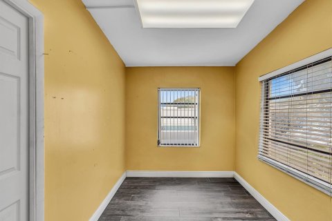 Propiedad comercial en venta en Davie, Florida № 2081580 - foto 19