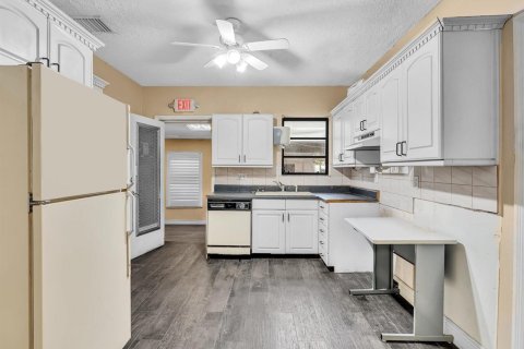 Propiedad comercial en venta en Davie, Florida № 2081580 - foto 28