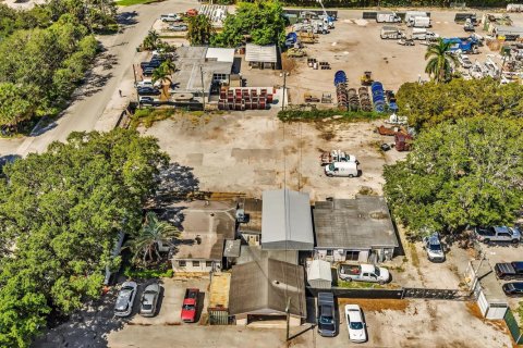 Propiedad comercial en venta en Davie, Florida № 2081580 - foto 4